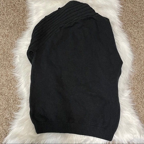 Designer Sweater - Picture 2 of 3